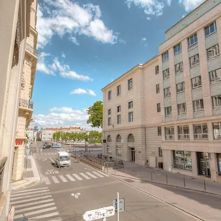 Appartement Cosy Renove, Hyper-Centre Lyon * ליון